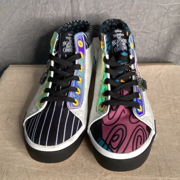 NWT Disney’s The Nightmare Before Christmas Hightop Sneakers Women size 9 - Picture 4 of 6